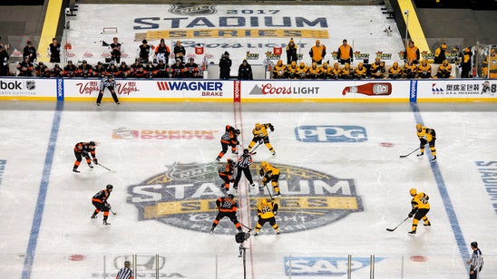 The 20 most stunning photos from the Penguins-Flyers game at Heinz Field