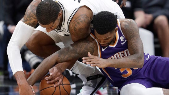 Forbes’ double-double fuels Spurs by Suns 111-86