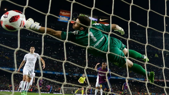 With 3 goals in 10 minutes, Atletico Madrid advances in Copa