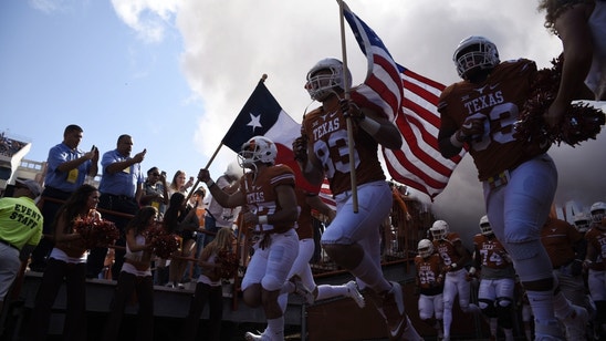 Texas Football Recruiting: WR Jordan Moore Considering the School