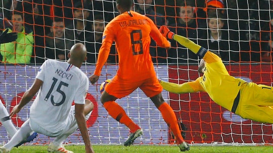 Wijnaldum and Depay strike as Netherlands beats France 2-0