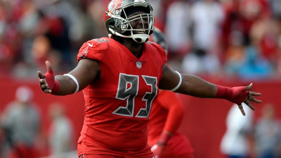 AP Source: Browns meet with Gerald McCoy, talks continue