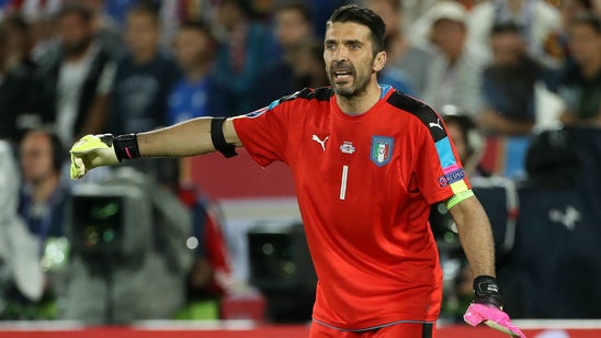 Gianluigi Buffon will not retire from Italy, instead aiming for World Cup record