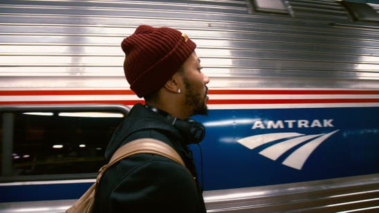 Knicks ironically use photo of Derrick Rose boarding train in travel advertisement