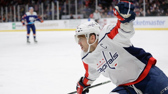 Ovechkin's 2nd straight hat trick lifts Caps past Isles 6-4
