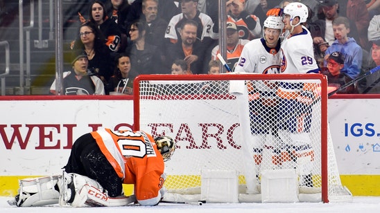 Nelson scores twice, Islanders rout Flyers 6-1