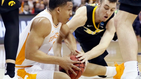 Tennessee blows big lead, rallies for 83-77 OT win over Iowa