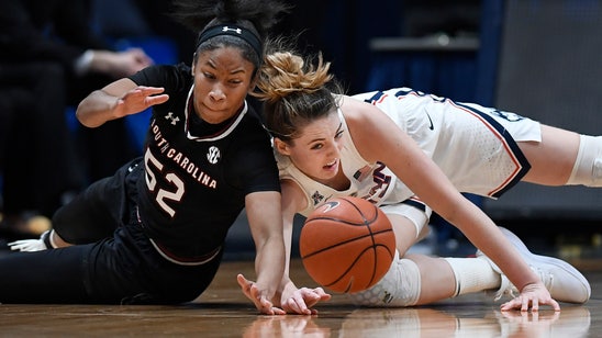 No. 4 UConn has big 3rd quarter, beats No. 11 South Carolina