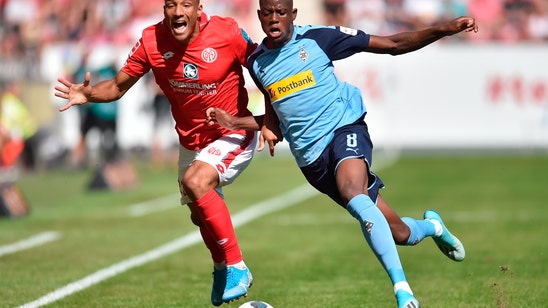 Lewandowski stars in Coutinho's Bundesliga debut for Bayern