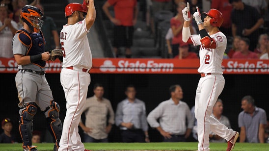 With bat and glove, Simmons leads Angels past Tigers 6-2