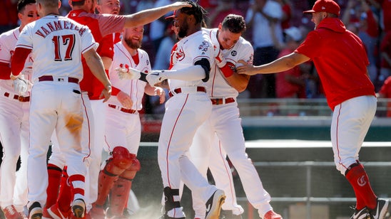 Ervin's 11th-inning homer lifts Reds over Phillies 4-3