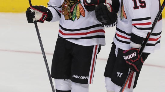 Kane scores twice as Blackhawks beat Stars 5-2
