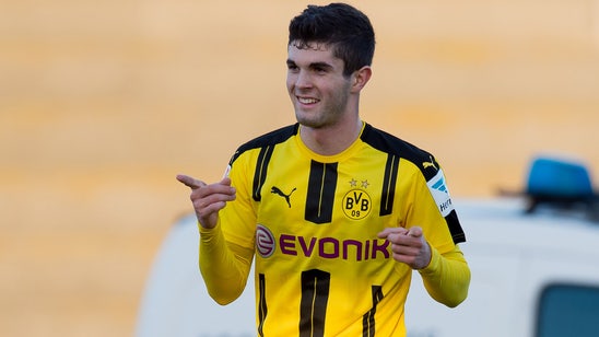 Christian Pulisic signs extension with Borussia Dortmund through 2020