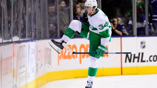 Matthews scores 2 in 3rd period, Maple Leafs beat Flyers 7-6