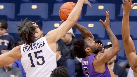 Niagara rides Towns, Tate to 71-67 upset over Pittsburgh