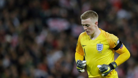 Everton manager says 'no problem' selecting Pickford