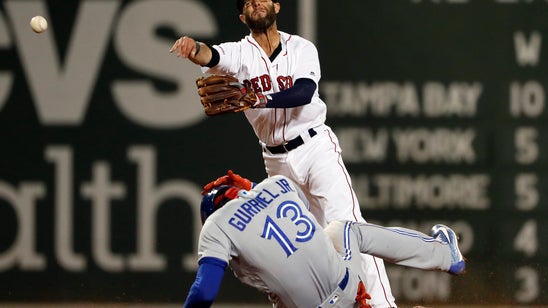Boston’s Pedroia leaves game with left knee discomfort