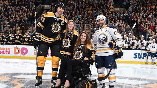 Paralyzed players find support in the hockey community