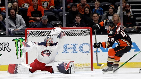 Blue Jackets extend road point streak to 9 by beating Ducks