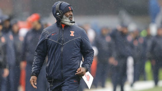 Illinois has shot to earn bowl bid for 1st time under Smith