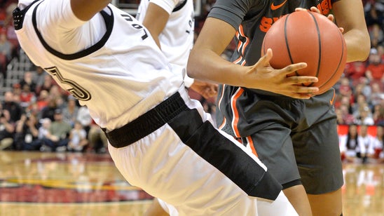 Durr leads No. 2 Louisville to 76-51 rout of No. 15 Orange