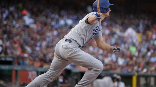 Seager makes Giants' strategy backfire in Dodgers' 7-2 win