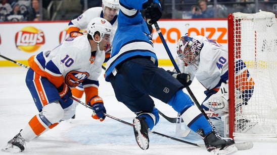 Mathew Barzal scores twice in 2nd, Islanders beat Jets 3-1