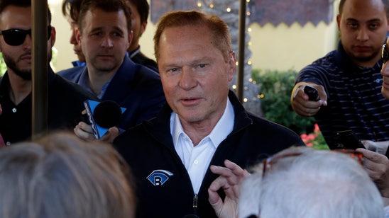 Boras bashes lack of competition, senses faster-paced market