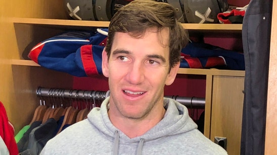 Manning not throwing as much with Giants' offense in gear