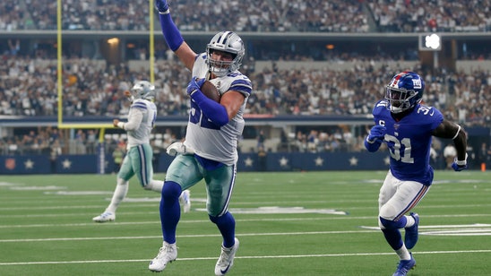Cowboys' Jason Witten returns to "MNF" on field, sted booth