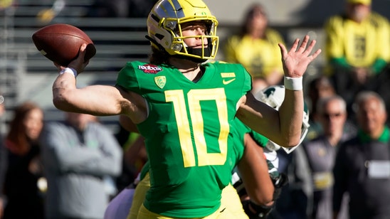 Justin Herbert, Troy Dye are back to complete Oregon's rise