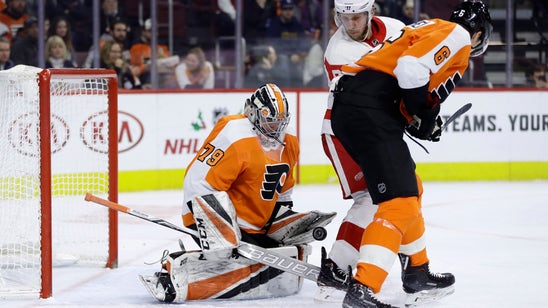 Hart stops 22 shots in NHL debut, Flyers top Red Wings 3-2