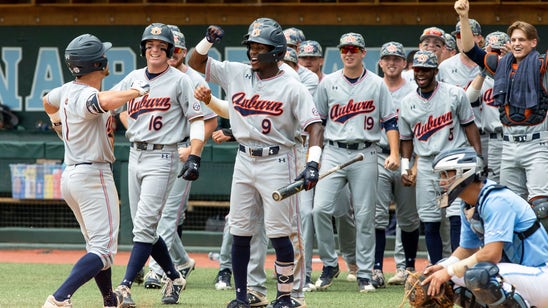 Auburn beats UNC 14-7 to return to College World Series