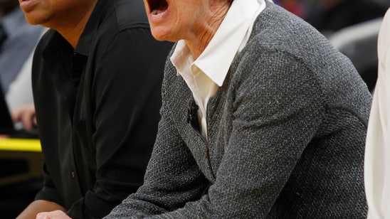 Lexie Hull scores 27 in Stanford's win over San Francisco