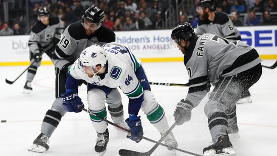 Pettersson helps Canucks end skid in 4-2 win over Kings