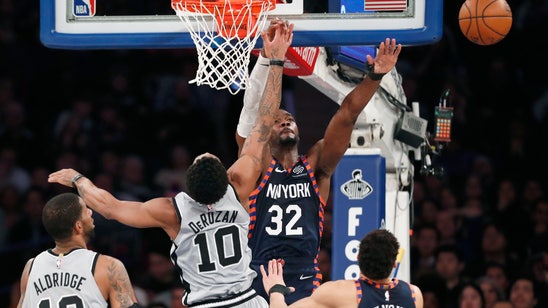 Knicks beat Spurs to end 18-game home losing streak
