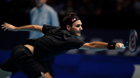 Thiem beats Djokovic in 3-set epic to advance at ATP Finals