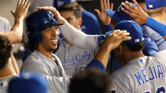 Royals' Mondesi to undergo surgery on injured left shoulder