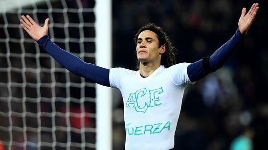 Edinson Cavani pays tribute to Chapecoense in goal celebration but gets yellow carded