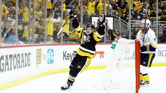 Guentzel's late goal lifts Penguins over Predators in Game 1 of Stanley Cup Final