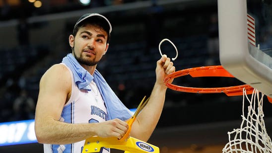 Watch: Luke Maye shows us to 8 a.m. business class after game-winning shot vs. Kentucky