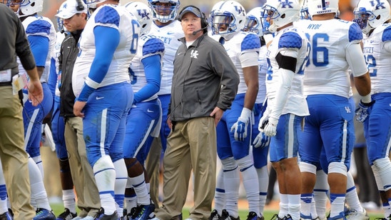 Kentucky Football: Mark Stoops Set to Fill Defensive Coaching Vacancies