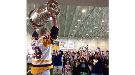 Top Tweets: Jake Guentzel brings Stanley Cup to Woodbury