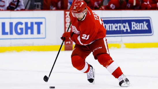 Sheahan scores 2, helps Red Wings hold off Canadiens 4-3