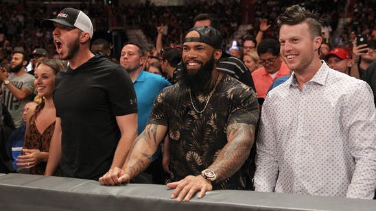 Top Tweets: Thames, Brewers teammates spotted at WWE show