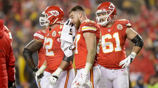 Travis Kelce: Official who called holding on Eric Fisher 'shouldn't even be able to work at Foot Locker'