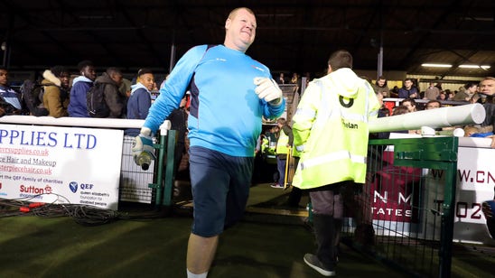 Roly Poly Goalie Wayne Shaw offered job as 'Pie Tester' by British super market chain