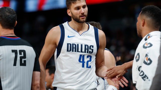 Kleber scores 14 points as Mavericks beat Nuggets, 109-106