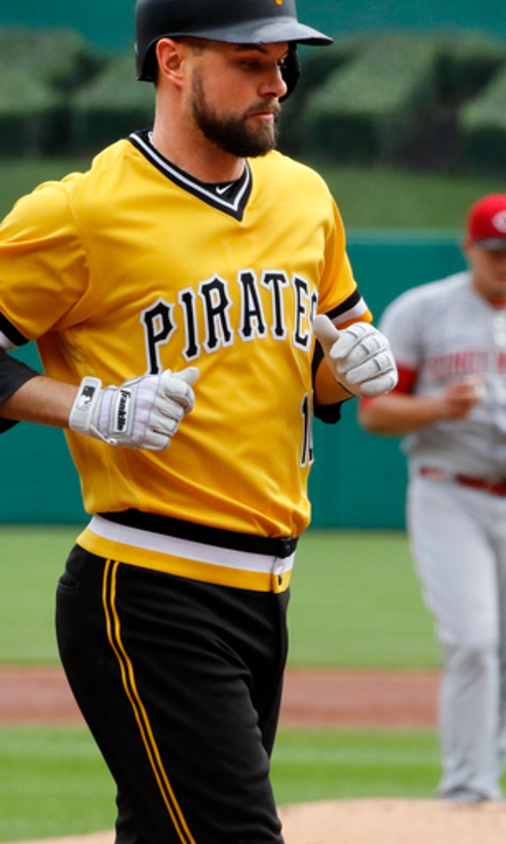 Williams, Pirates hold off Reds for 31 win (Sep 03, 2017) FOX Sports