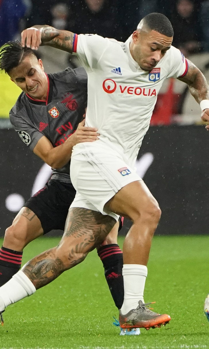 Lyon Beats Benfica 3 1 In Champions League Fox Sports